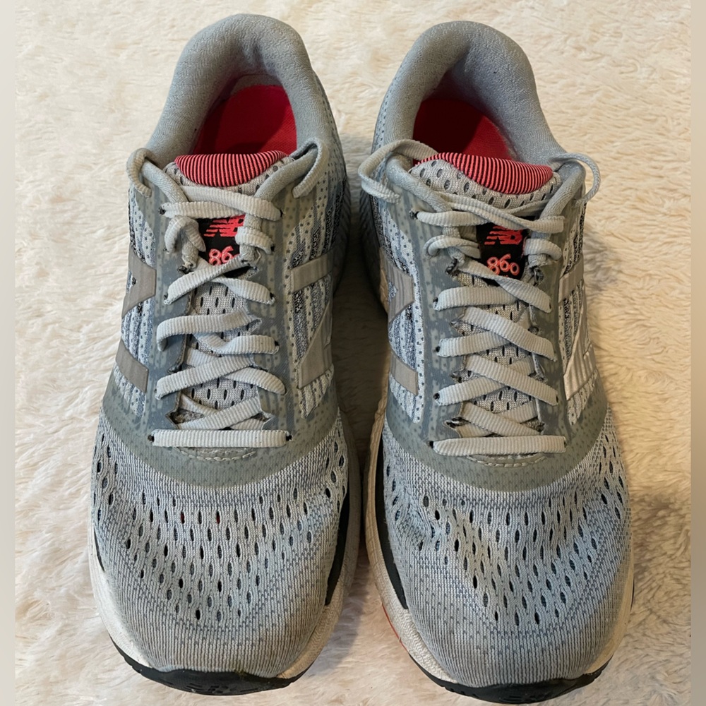 New Balance 860 Sneakers